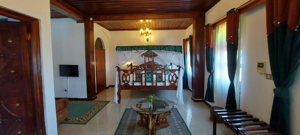 Tausi Palace Hotel