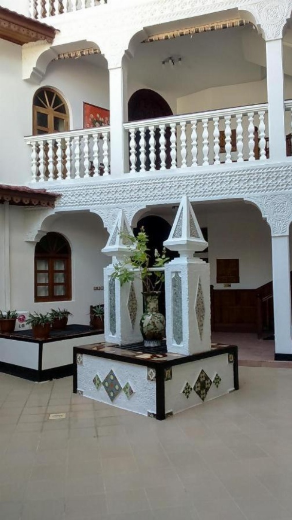 Tausi Palace Hotel image 1